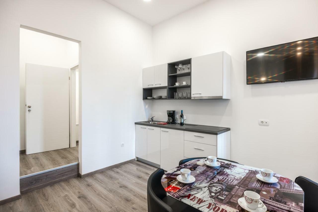 Downtown Apartment *